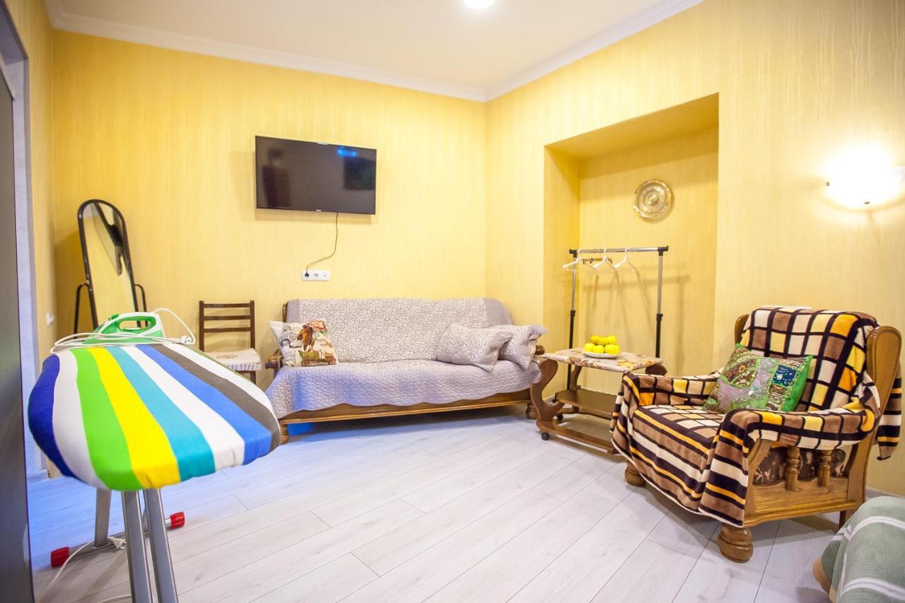 Guest House Happy Holidays Tbilisi Exterior photo